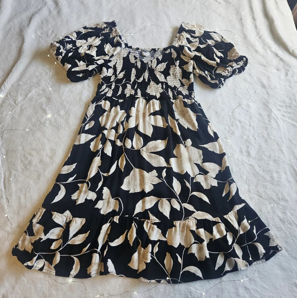 Black & Cream Floral Puff-Sleeve Dress - Picture 4 of 6